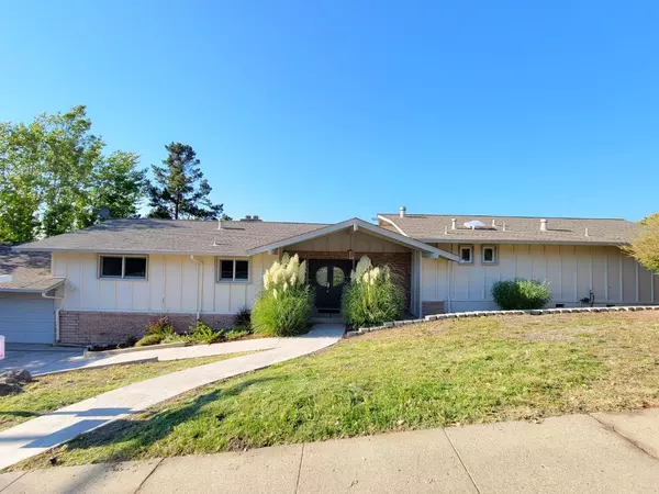 San Carlos, CA 94070,6 Coleman CT