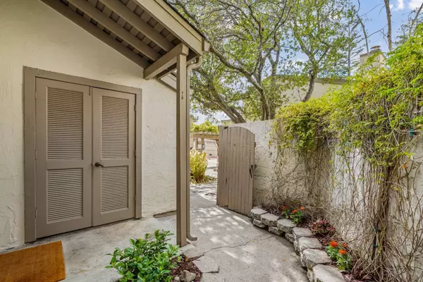 19224 Vineyard LN, Saratoga, CA 95070