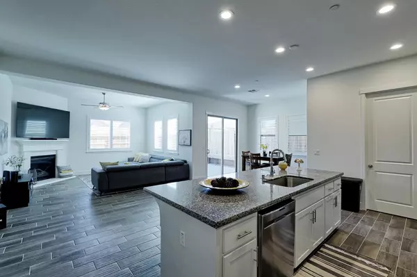 Hollister, CA 95023,1301 Azalea DR