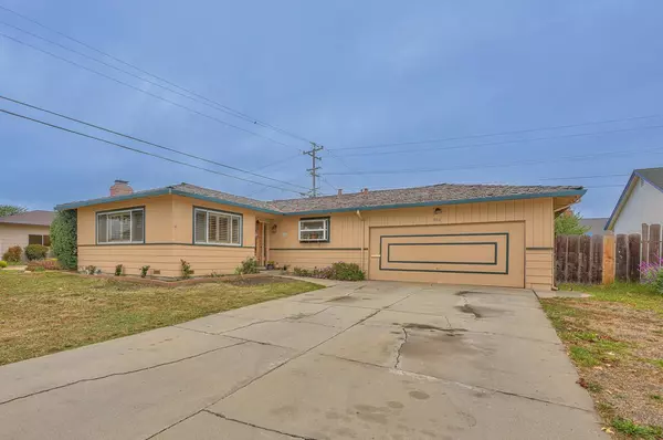 806 Saint Ann DR, Salinas, CA 93901