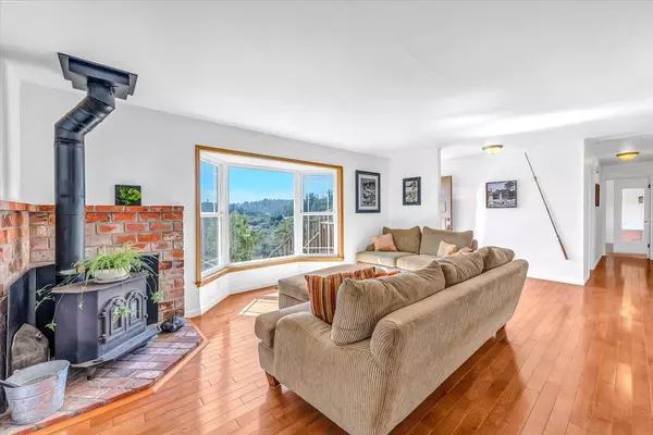 Salinas, CA 93907,7581 Chester DR