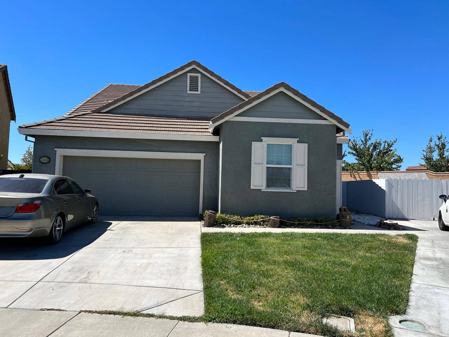 1235 Santona CT, Manteca, CA 95337