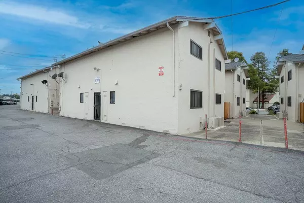 Santa Clara, CA 95054,940 Clyde AVE