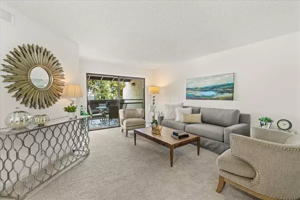 Sunnyvale, CA 94086,999 W Evelyn TER 28