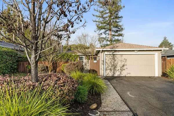 117 Hedge RD, Menlo Park, CA 94025