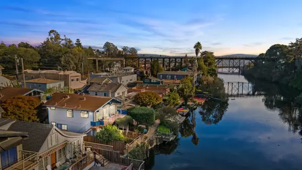 427 Riverview AVE, Capitola, CA 95010