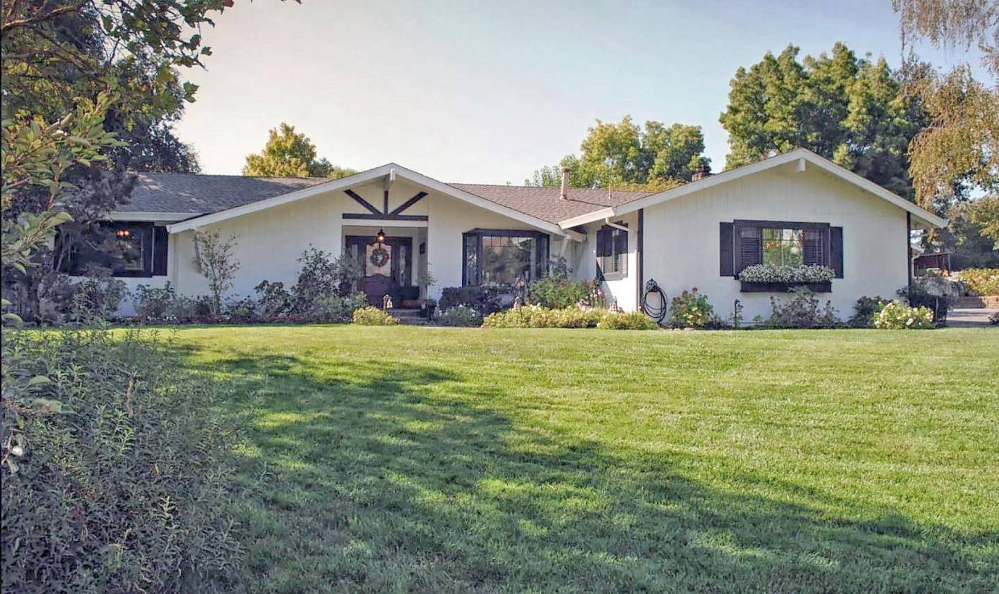 1990 Day RD, Gilroy, CA 95020