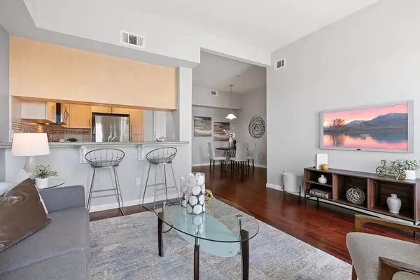 Sunnyvale, CA 94089,1065 Saginaw TER 301