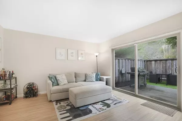 Pacifica, CA 94044,1069 Oddstad BLVD