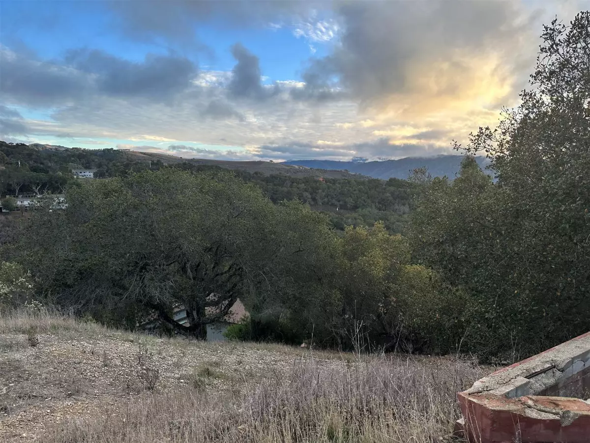 Carmel Valley, CA 93924,26135 Zdan RD