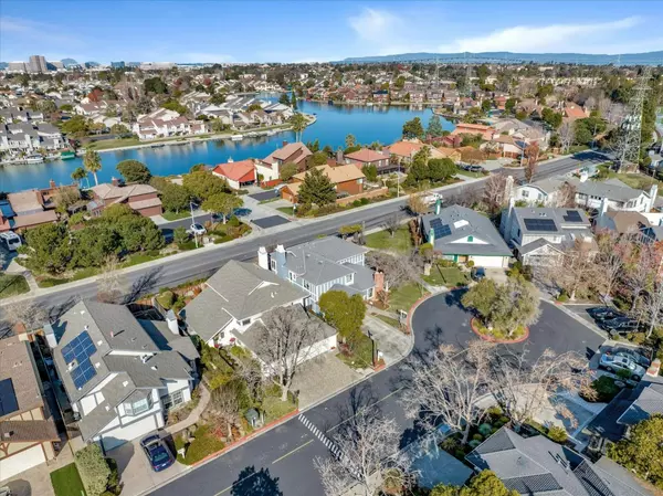 Foster City, CA 94404,711 Somerset LN
