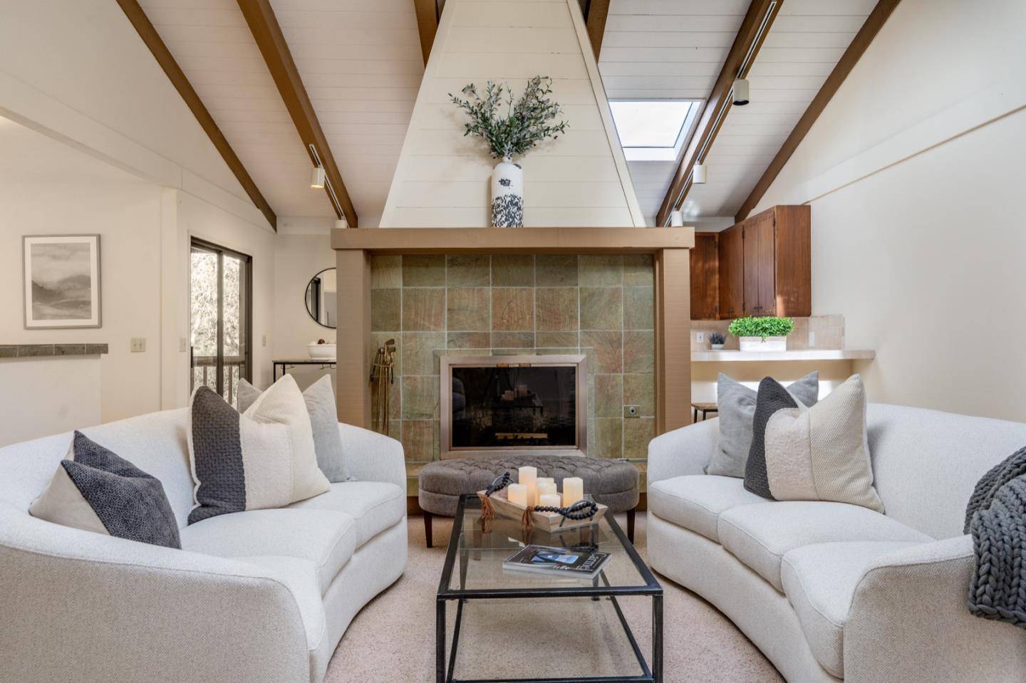 1025 Sombrero RD, Pebble Beach, CA 93953
