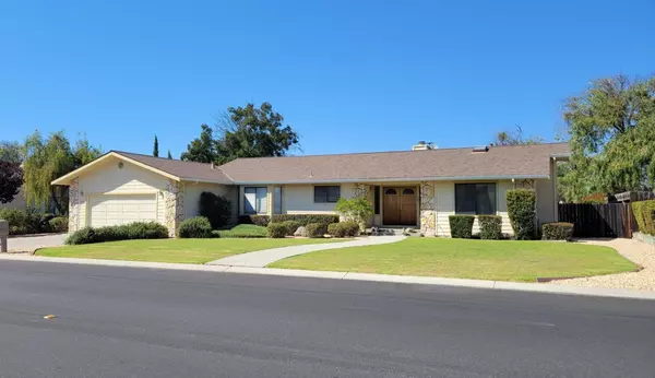 885 S Ridgemark DR, Hollister, CA 95023