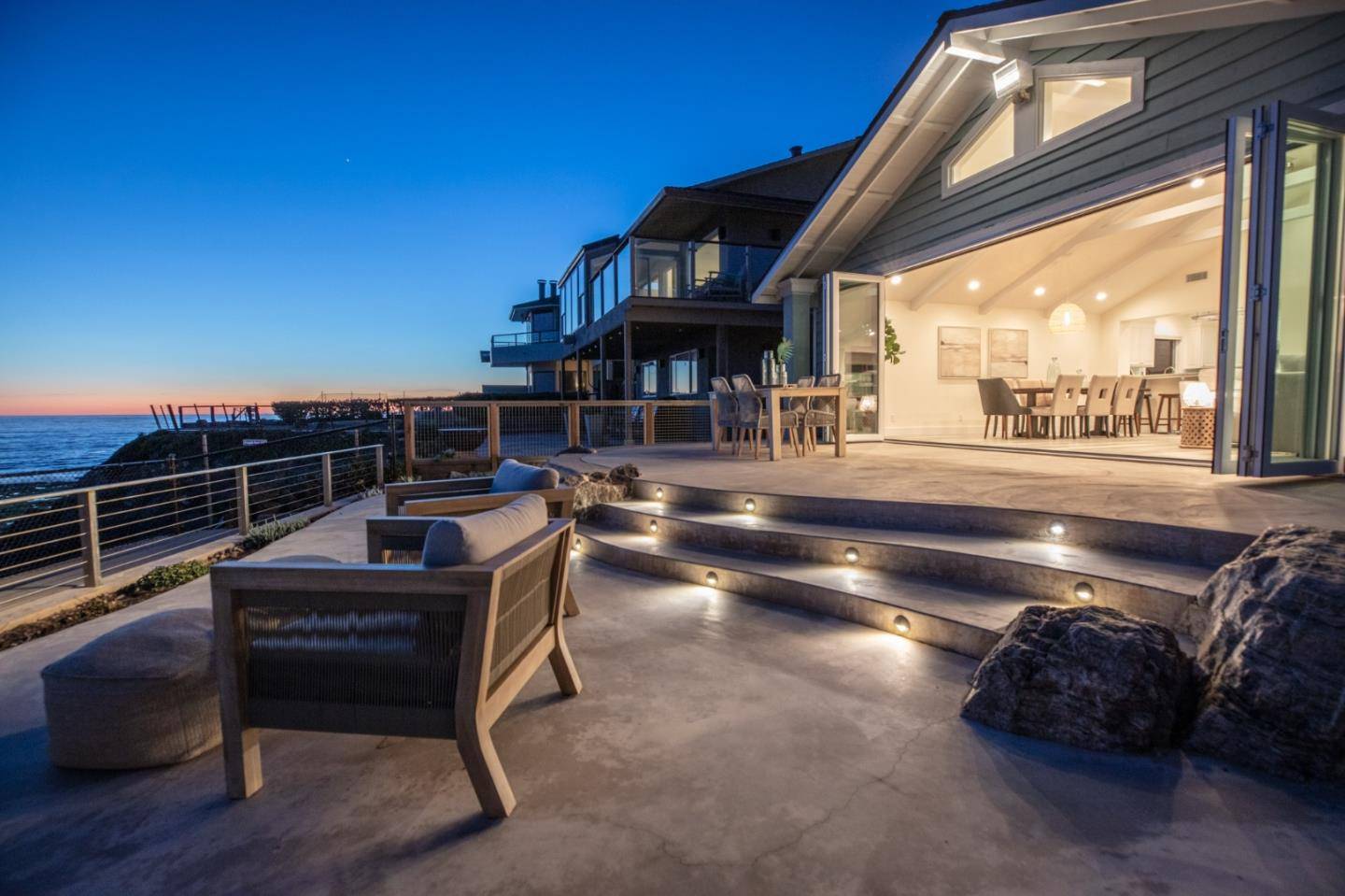 Santa Cruz, CA 95062,1 Rockview DR