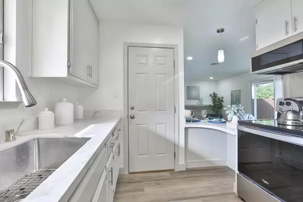 Fremont, CA 94538,42454 Grand Teton Park ST