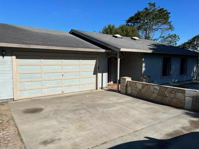 239 Mortimer LN, Marina, CA 93933