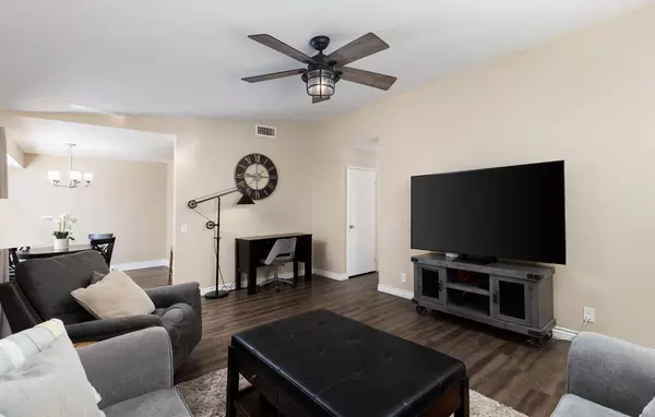 Azusa, CA 91702,818 E Laurel Oak DR