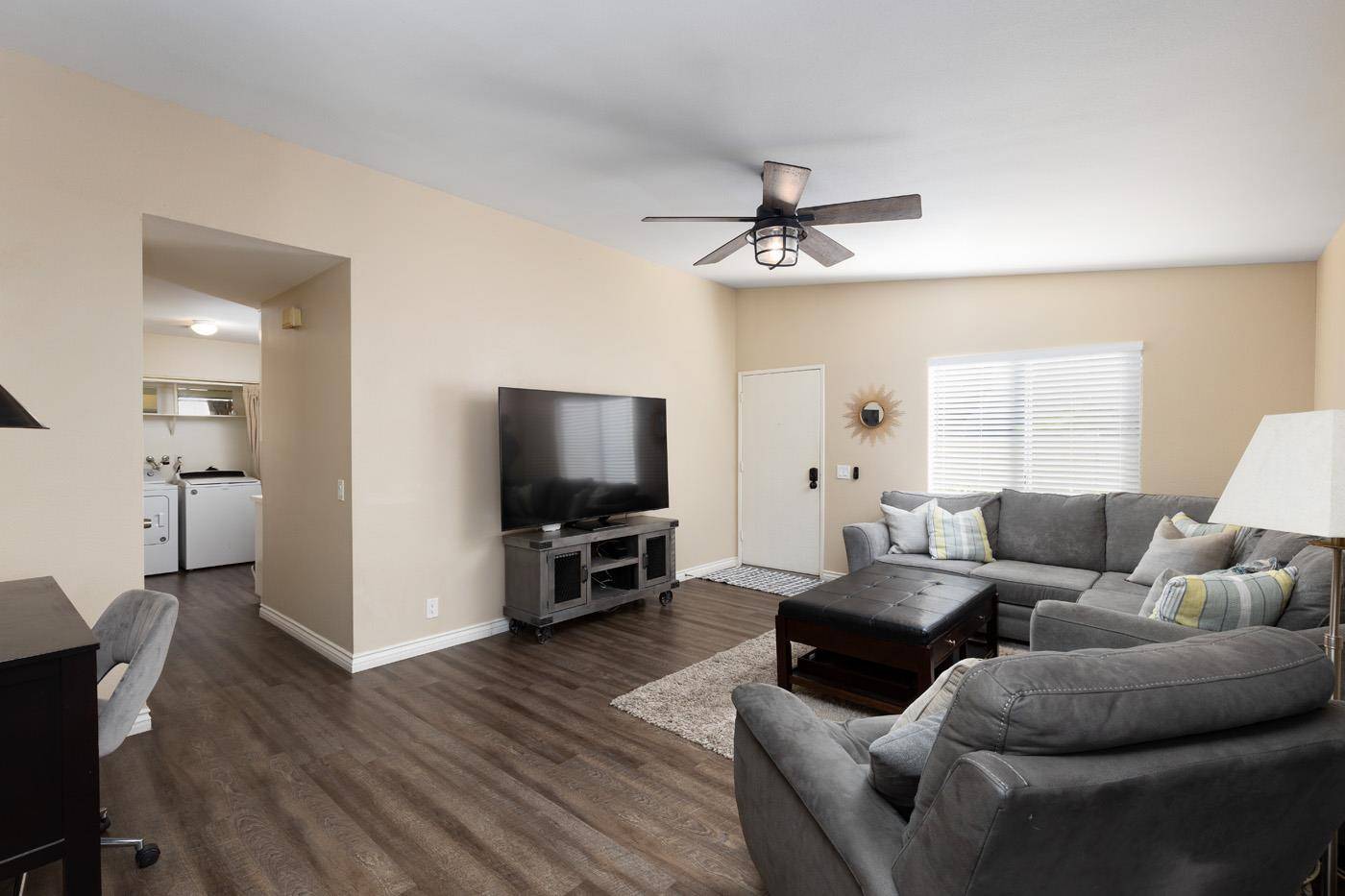 Azusa, CA 91702,818 E Laurel Oak DR
