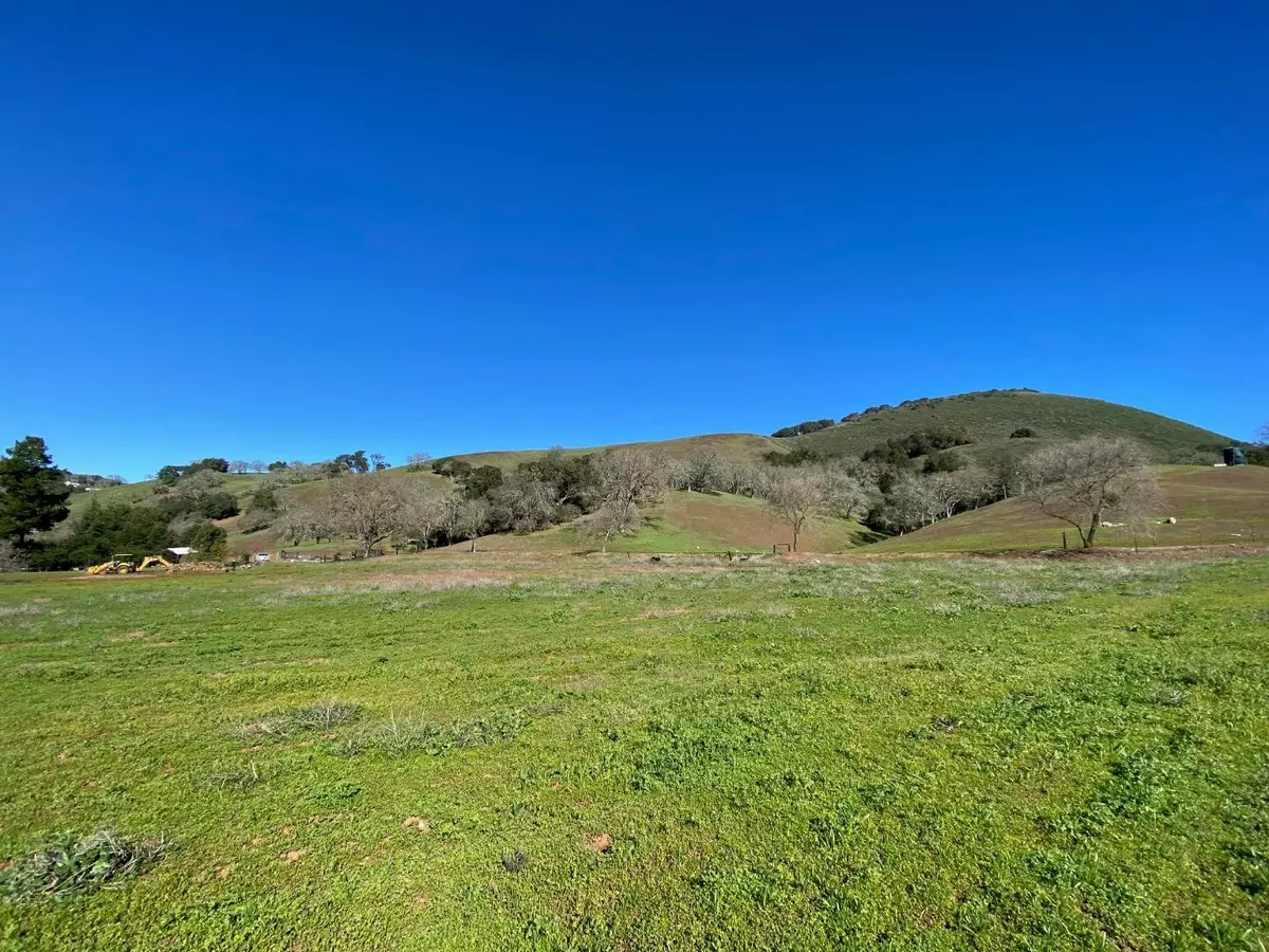 Morgan Hill, CA 95037,16880 Oak Glen AVE