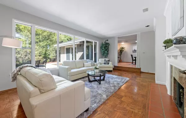 Sunnyvale, CA 94087,1079 Ticonderoga DR