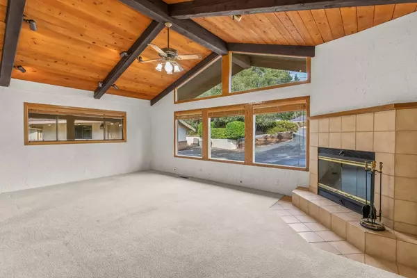 Aptos, CA 95003,450 Calle del Sol