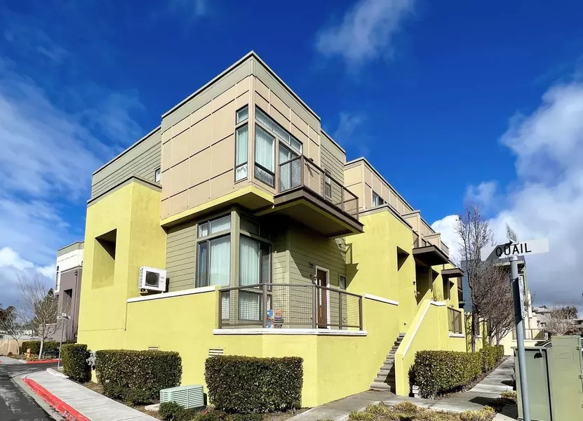 1004 Plover LN, Palo Alto, CA 94303