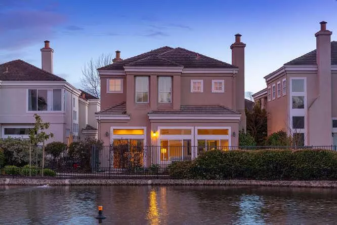 Redwood Shores, CA 94065,3 Manhattan CT