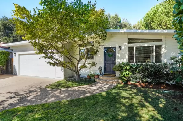 79 Lorelei LN, Menlo Park, CA 94025