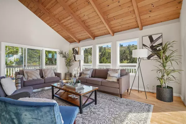 Pacifica, CA 94044,741 Rockaway Beach AVE