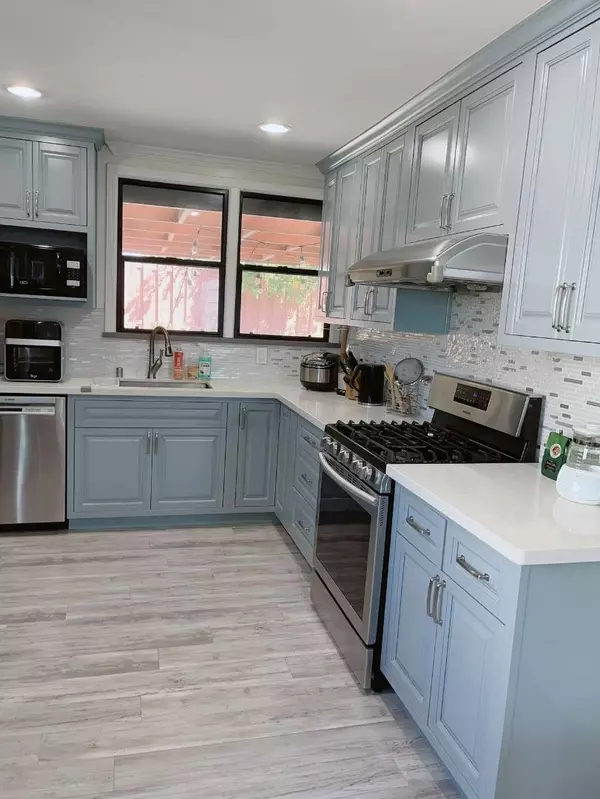 South San Francisco, CA 94080,304 Hazelwood DR