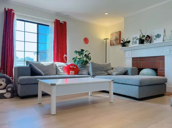 South San Francisco, CA 94080,304 Hazelwood DR