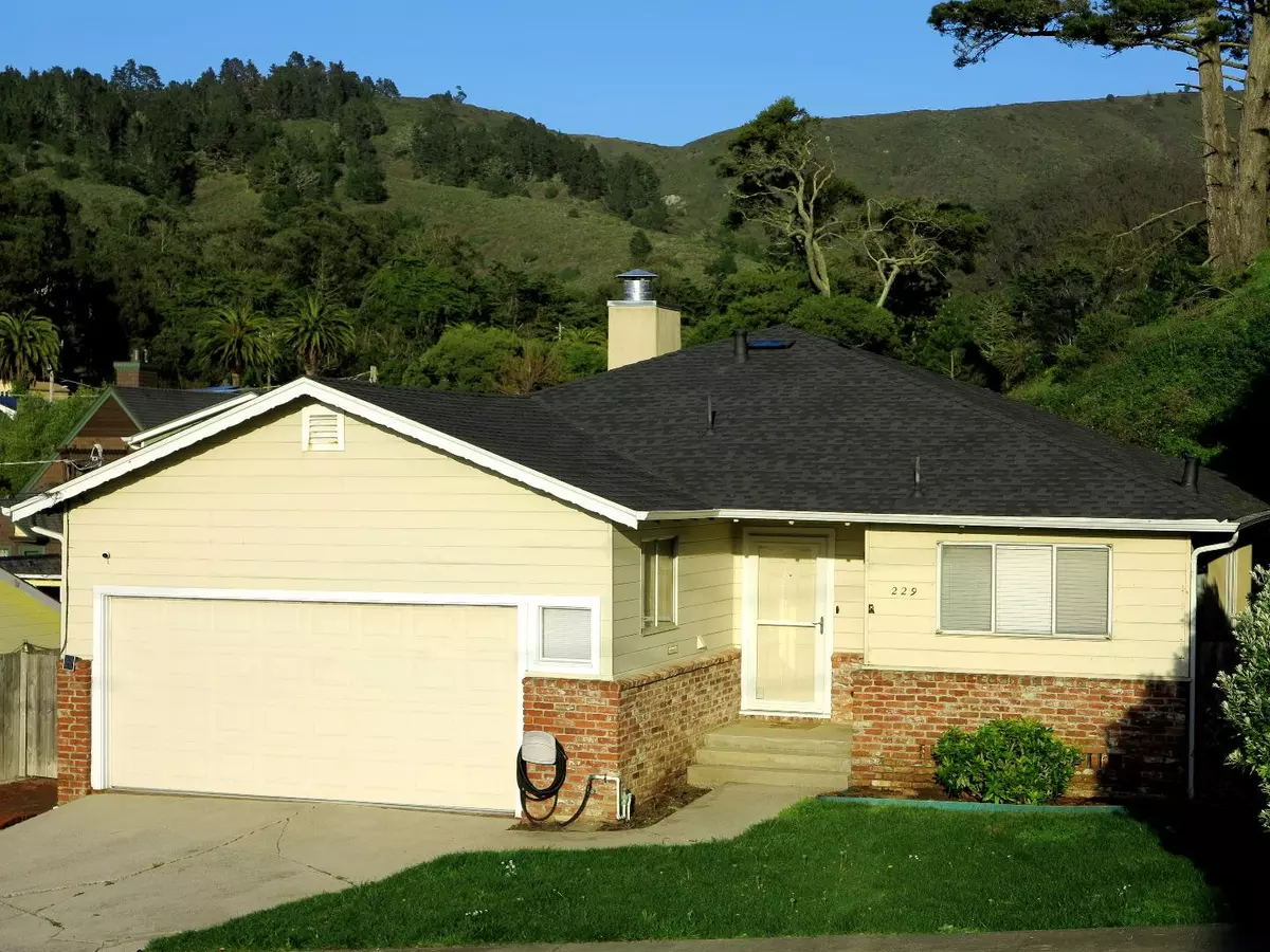 Pacifica, CA 94044,229 Reichling AVE