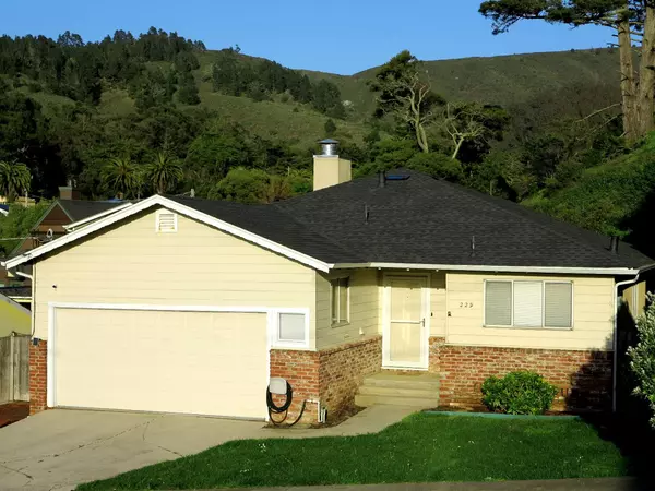 229 Reichling AVE, Pacifica, CA 94044