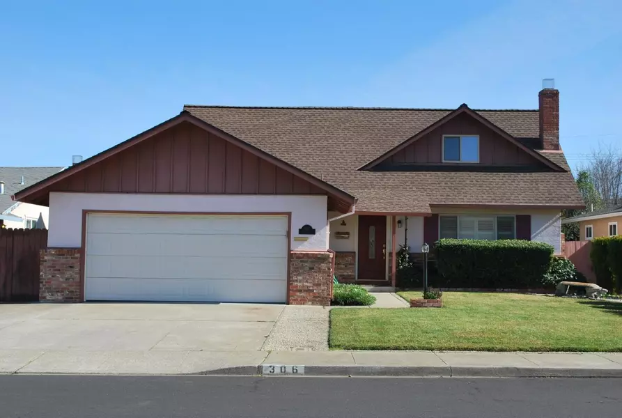 306 Mono DR, Vacaville, CA 95687