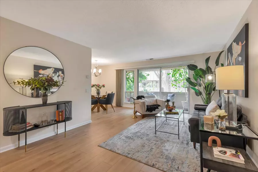 2466 W Bayshore RD 5, Palo Alto, CA 94303