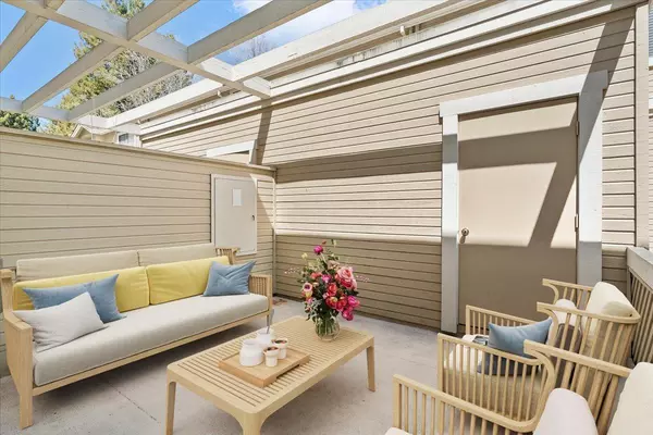 Sunnyvale, CA 94086,939 La Mesa TER D