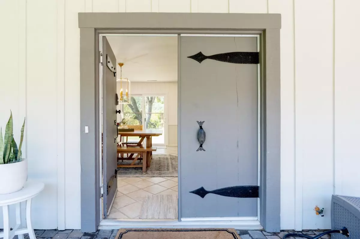 Carmel Valley, CA 93924,260 W Carmel Valley RD