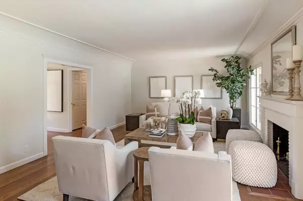 Menlo Park, CA 94025,1860 White Oak DR