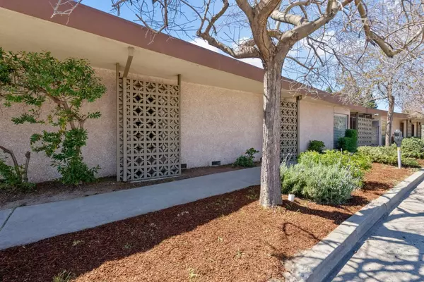 Santa Cruz, CA 95060,111 Dakota AVE 1-2
