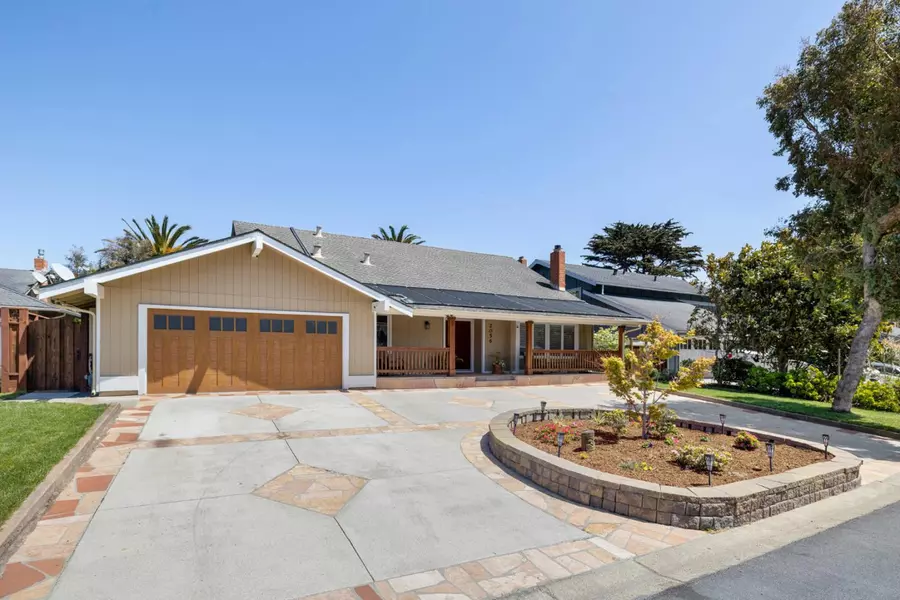 2056 Avignon PL, Half Moon Bay, CA 94019