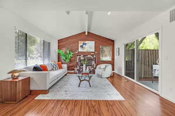 Campbell, CA 95008,521 W Rincon AVE