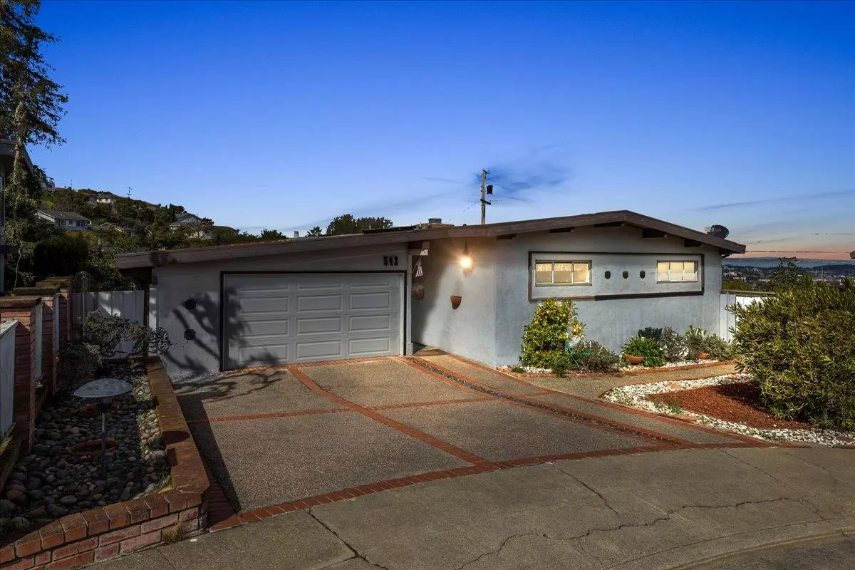 San Mateo, CA 94403,542 La Casa AVE