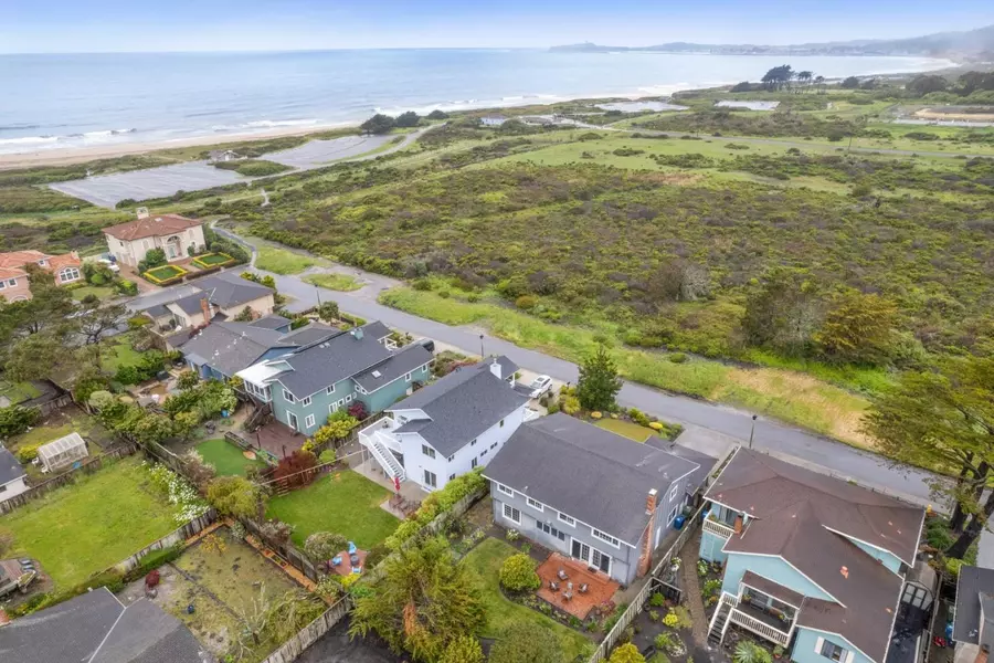 409 Wave AVE, Half Moon Bay, CA 94019