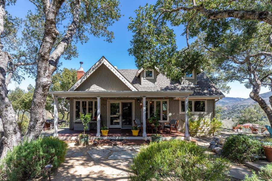 37901 Poppy Tree LN, Carmel Valley, CA 93924