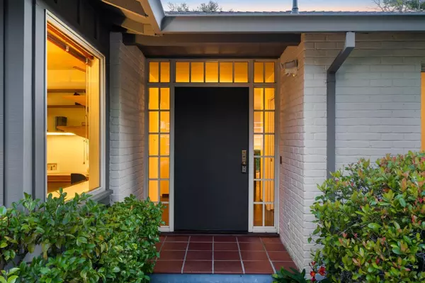 Portola Valley, CA 94028,480 La Mesa DR