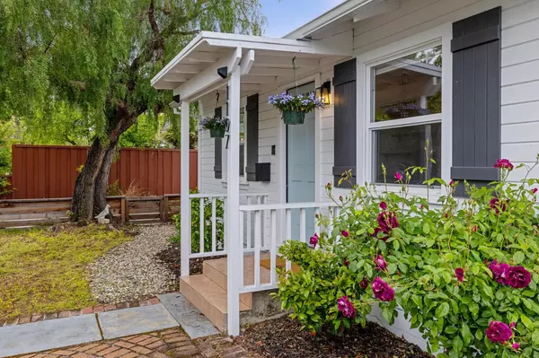 Redwood City, CA 94063,1107 17th AVE