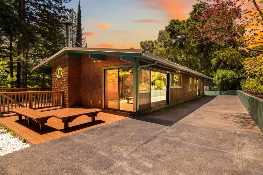 9 Oakwood LN, Boulder Creek, CA 95006