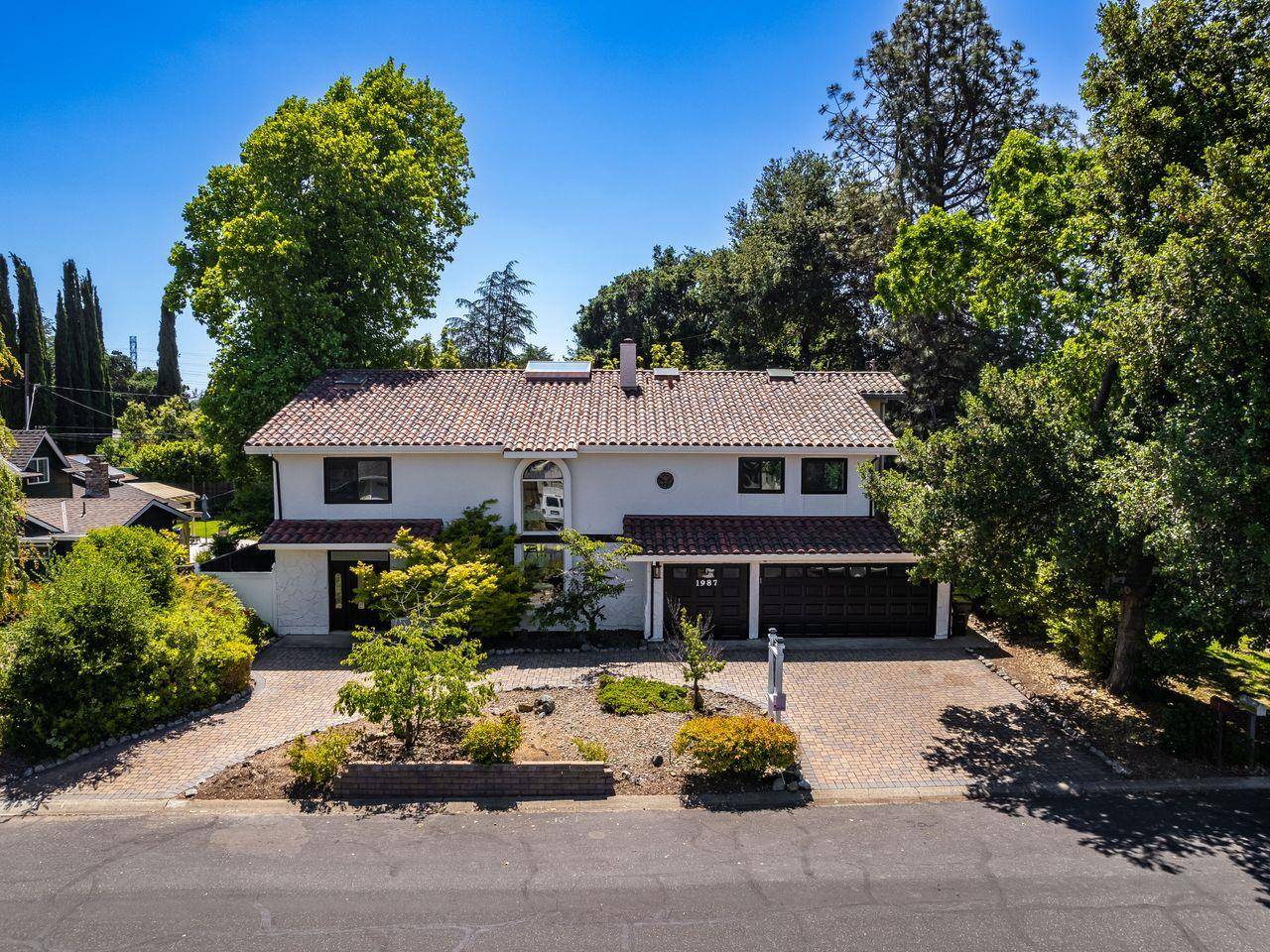 1987 Farndon AVE, Los Altos, CA 94024