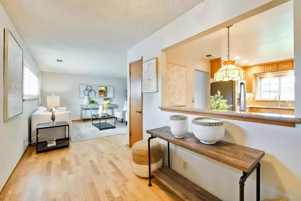 Sunnyvale, CA 94087,915 W Cardinal DR