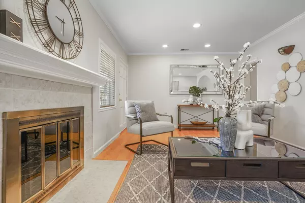 San Carlos, CA 94070,1040 Sylvan DR